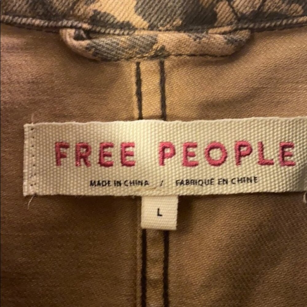 🆕Free People Women’s Leopard Print Jacket 🔥 - Picture 6 of 6